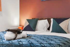 Inviting 2-Bed House in Milton Keynes - Netflix